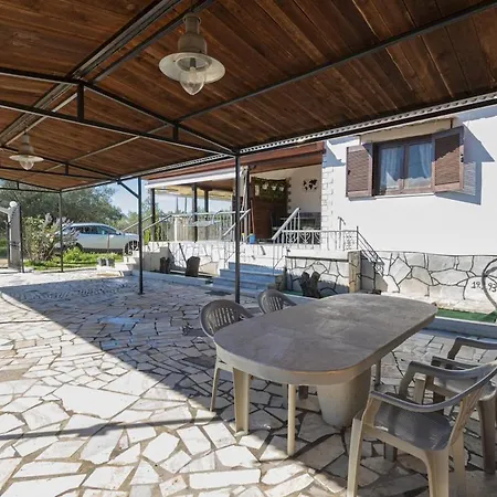 Dimis House Tatil Evi